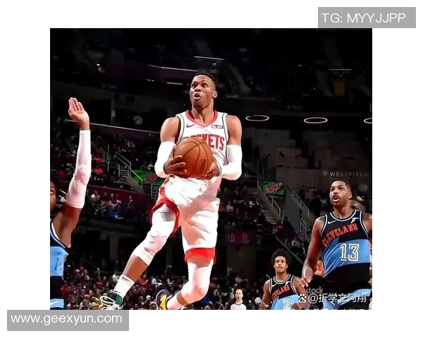 拉塞尔威斯布鲁克的篮球传奇之路与职业生涯的辉煌成就解析